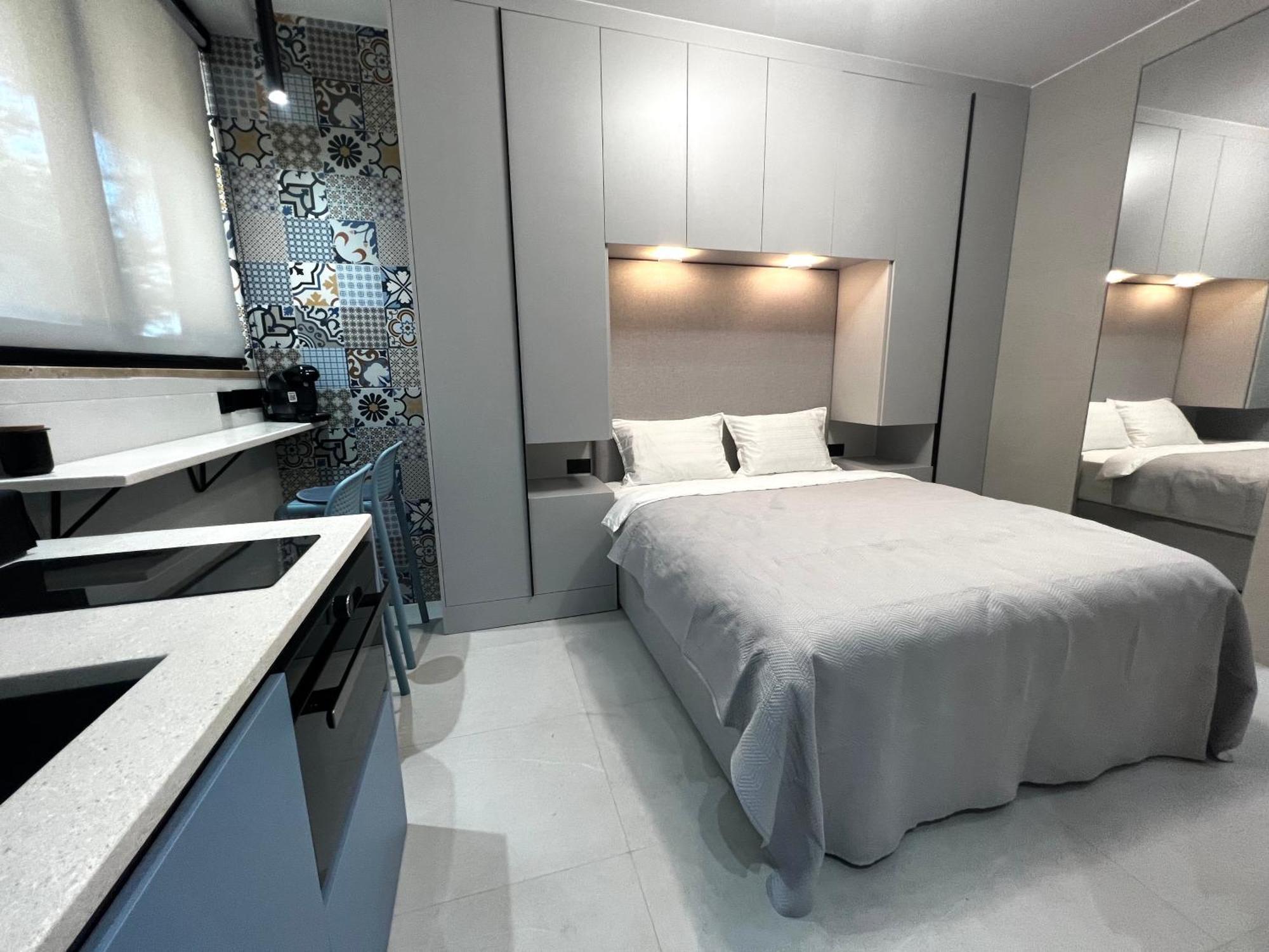 Golden Beach Suites Саранда Екстер'єр фото